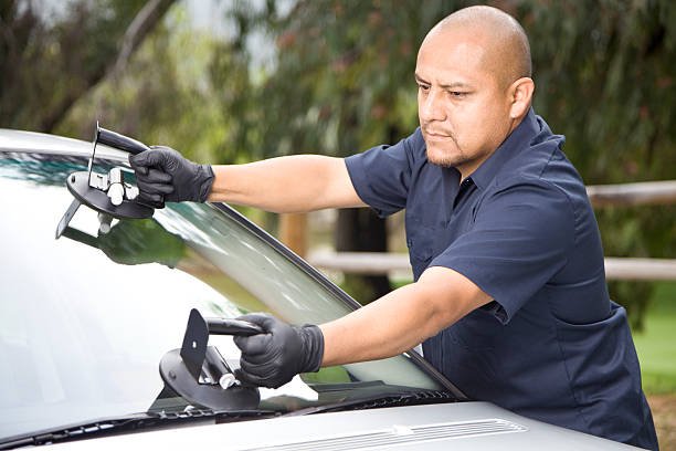 Windshield Replacement in Lakewood, CA